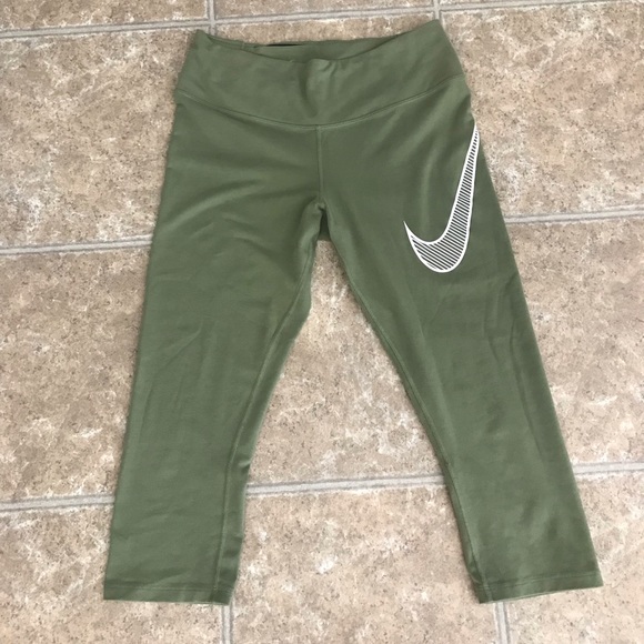 Nike capri leggings - Picture 1 of 4